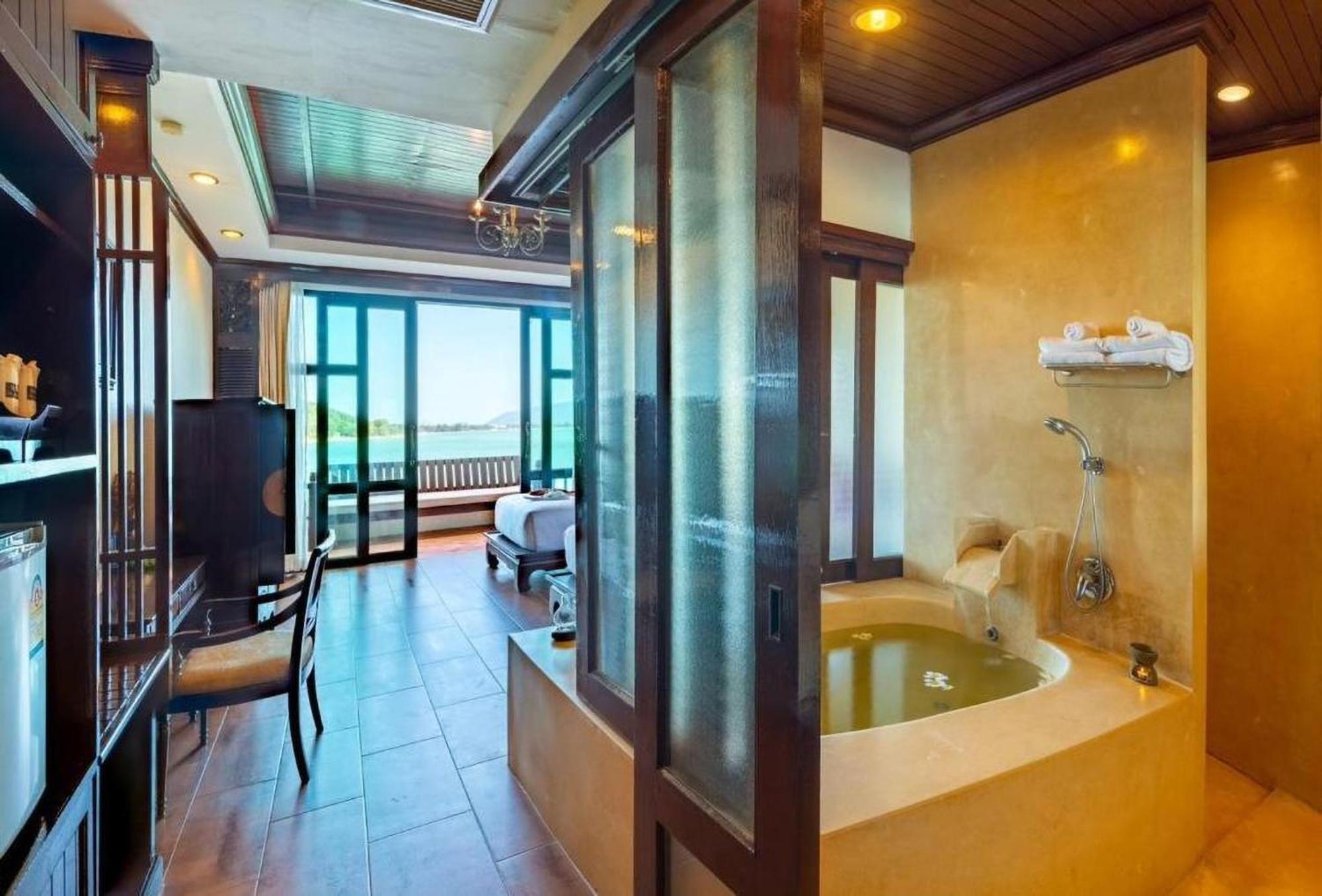 Racha Kiri Resort & Spa, Khanom Exterior foto
